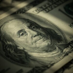 Por que o Ibovespa sobe e o dólar cai após uma inflação menor nos EUA?